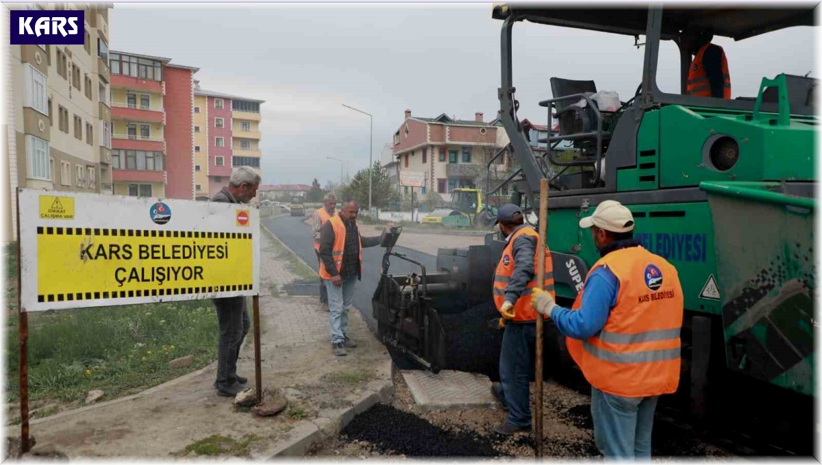 Kars'ta BSK asfalt yol yapım çalışması sürüyor
