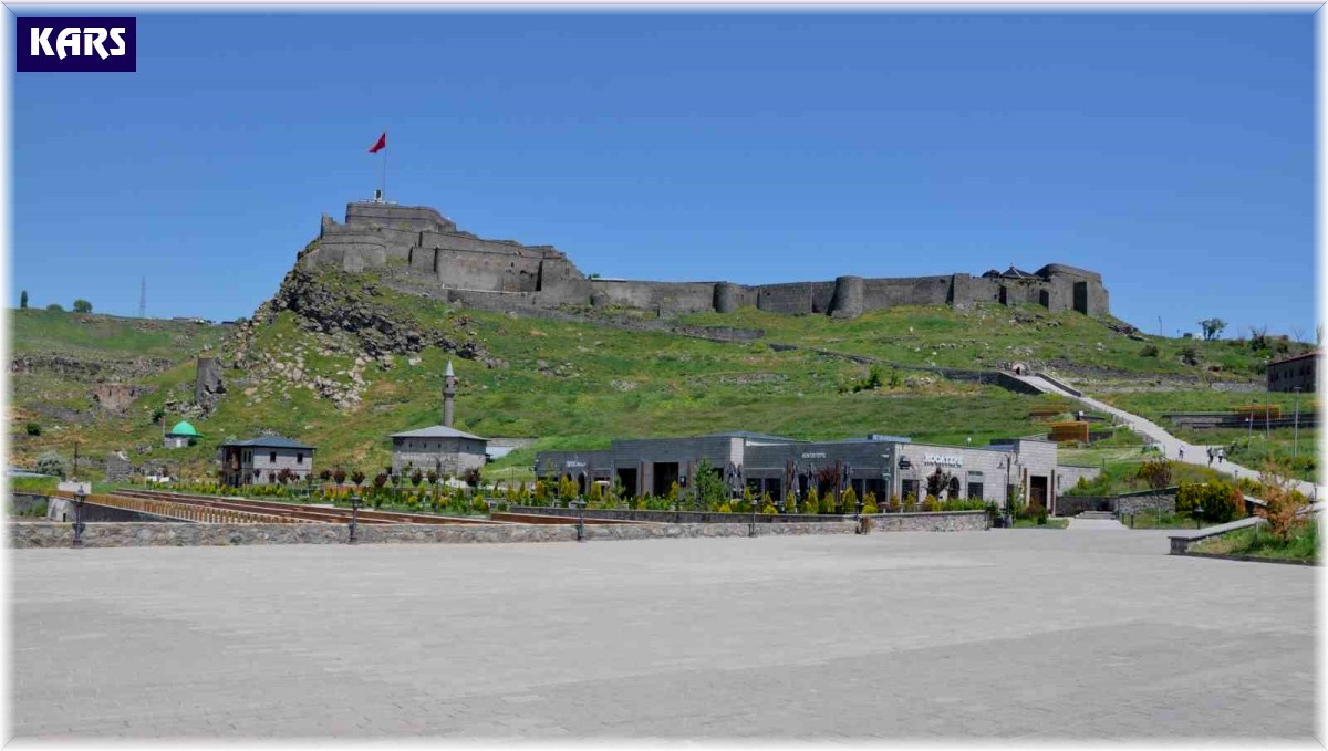 Kars'ta caddelerde bayram sessizliği