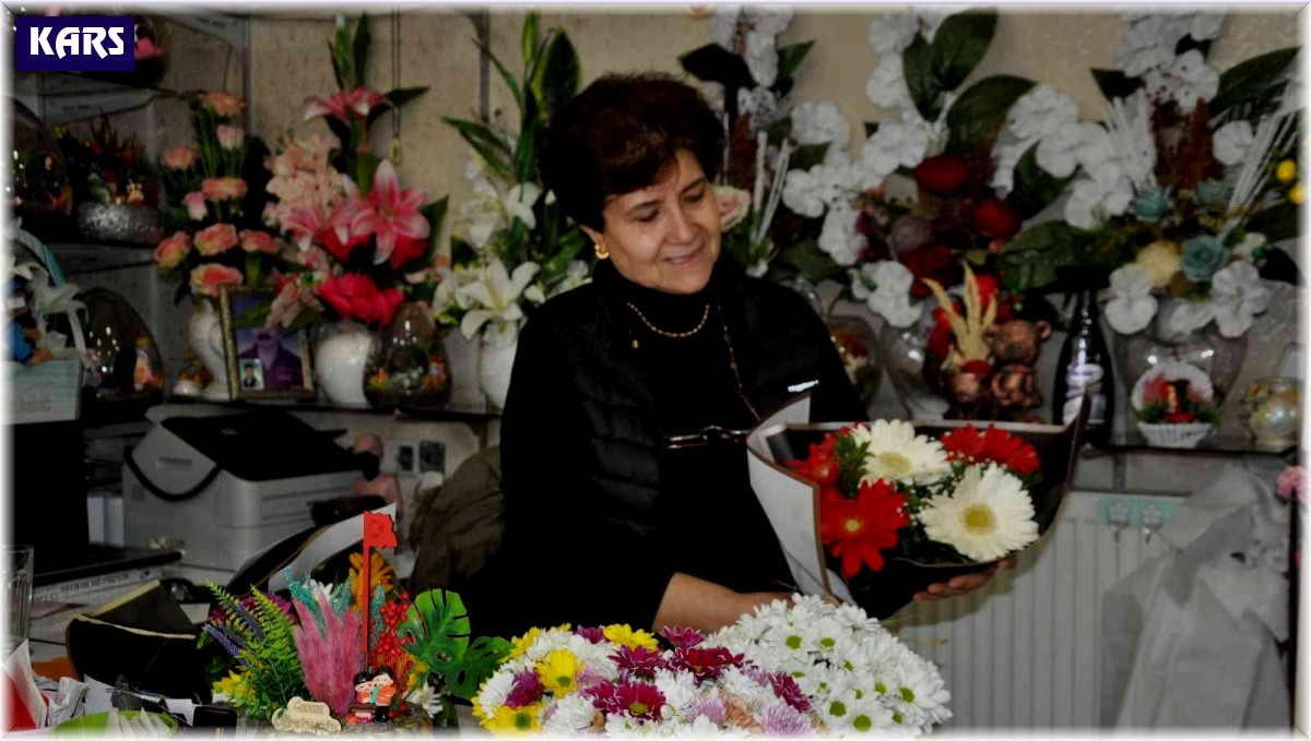 Kars'ta çiçekler öğretmenler için hazırlanıyor