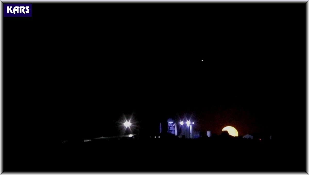 Kars'ta dolunay büyüledi