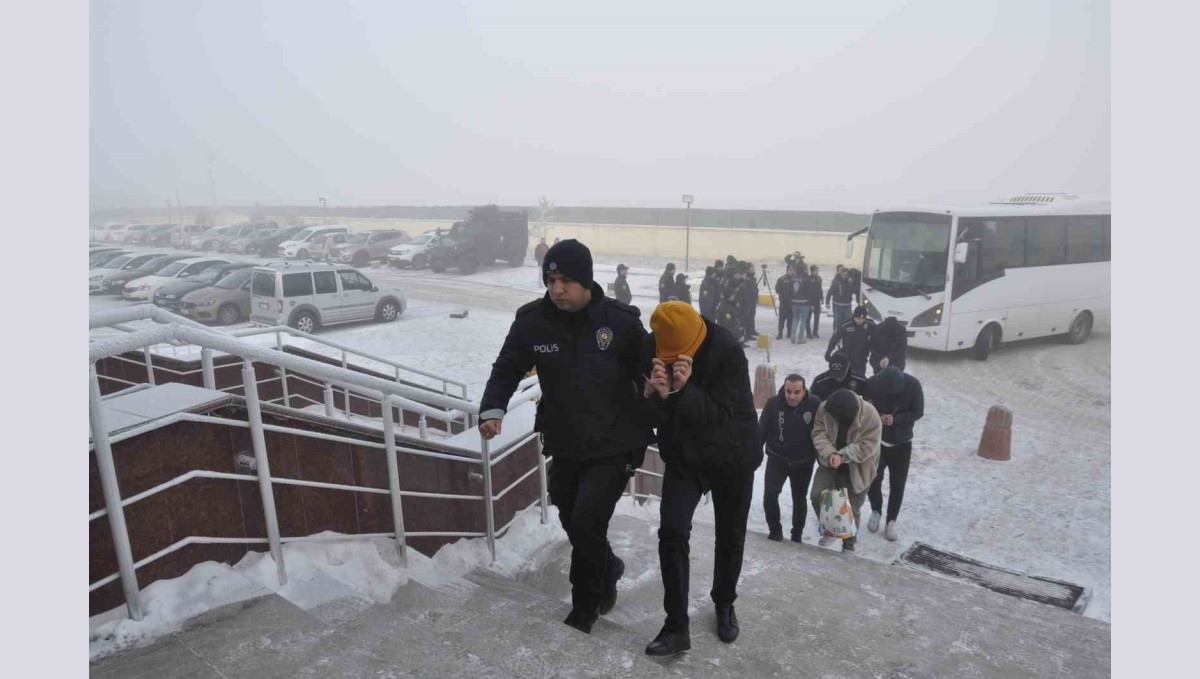 Kars'ta 'fenomen çetesi' operasyonunda 16 tutuklama
