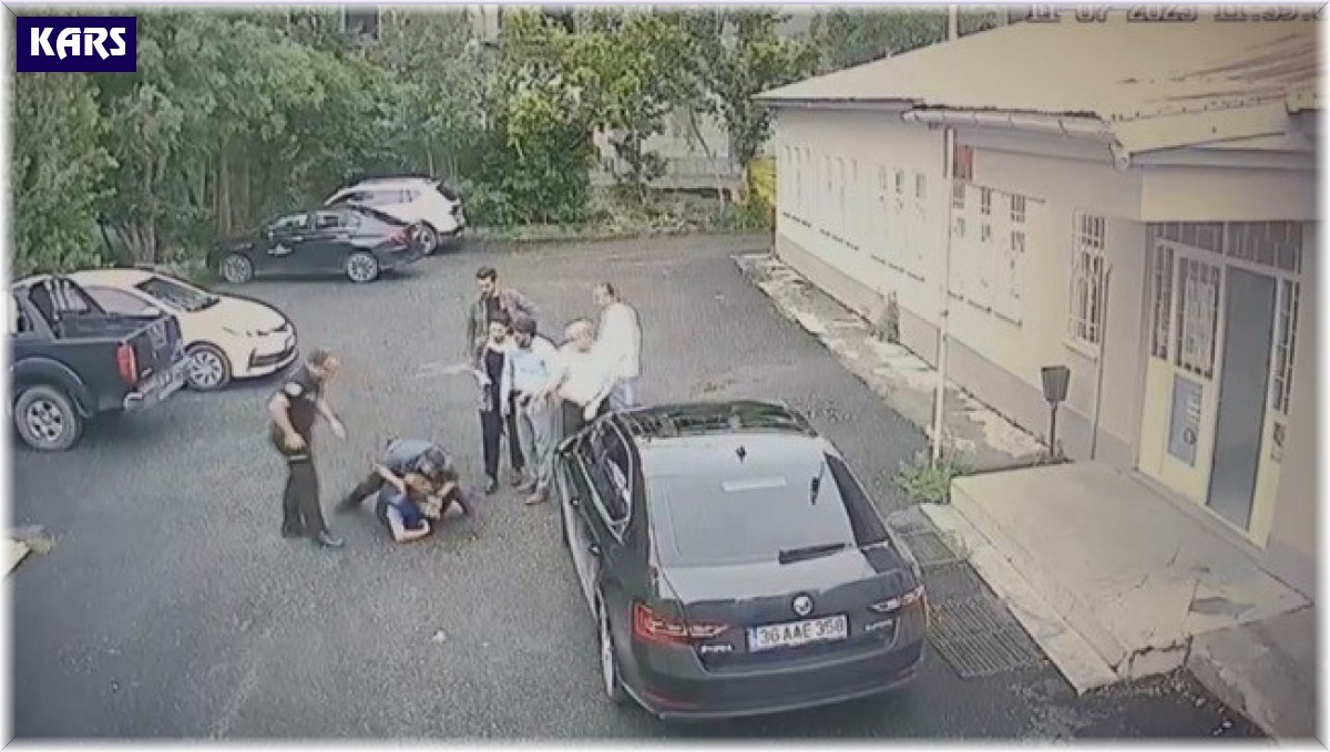 Kars'ta gazeteciye çirkin saldırı