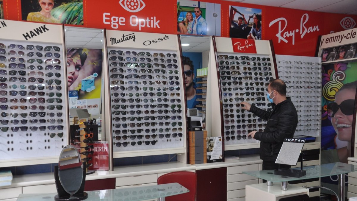 Kars'ta gözlükçüler yaz sezonunu açtı