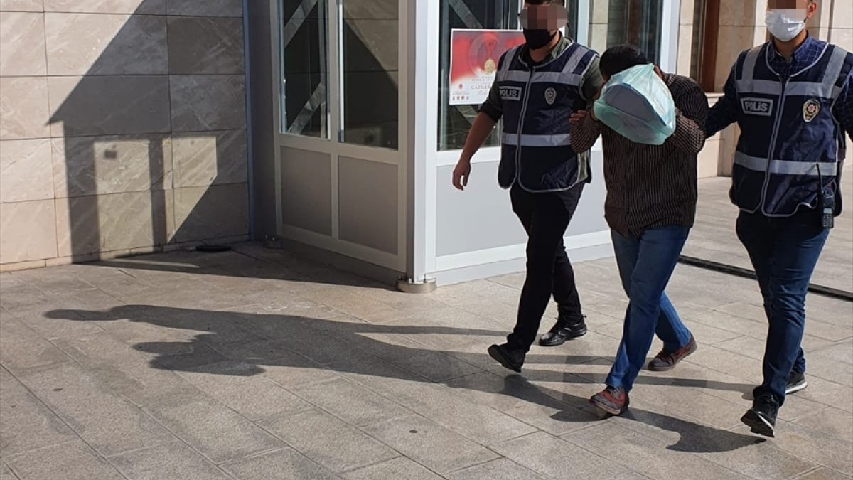 Kars'ta hırsızlık şüphelisi, trafik kazası yapınca yakayı ele verdi