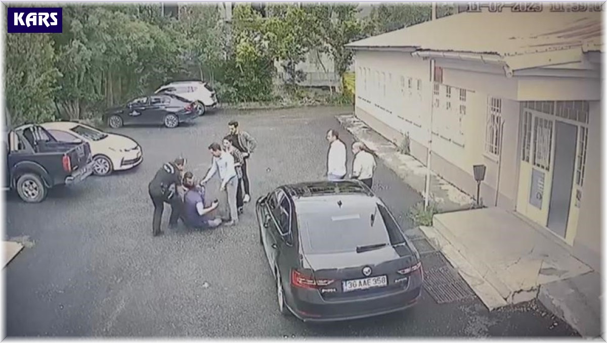 Kars'ta İHA muhabirine dayak: Koruma darp etti, kaymakam izledi