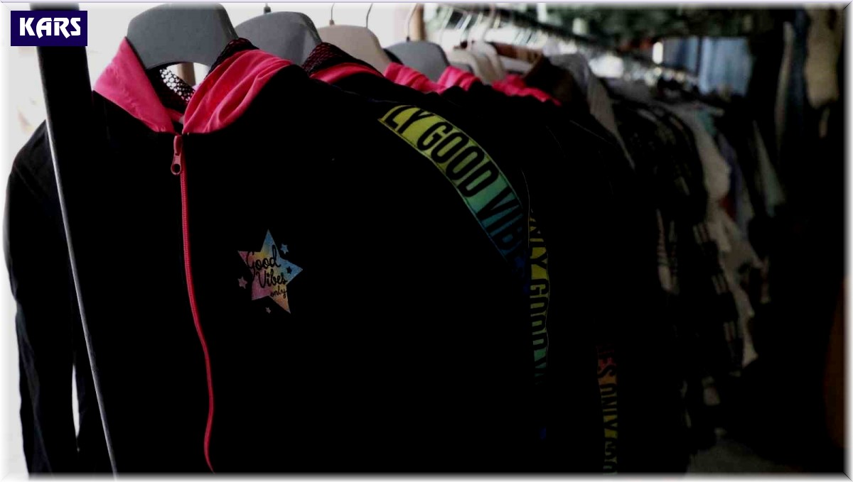 Kars'ta ihtiyaç sahibi vatandaşlara giyecek yardımı