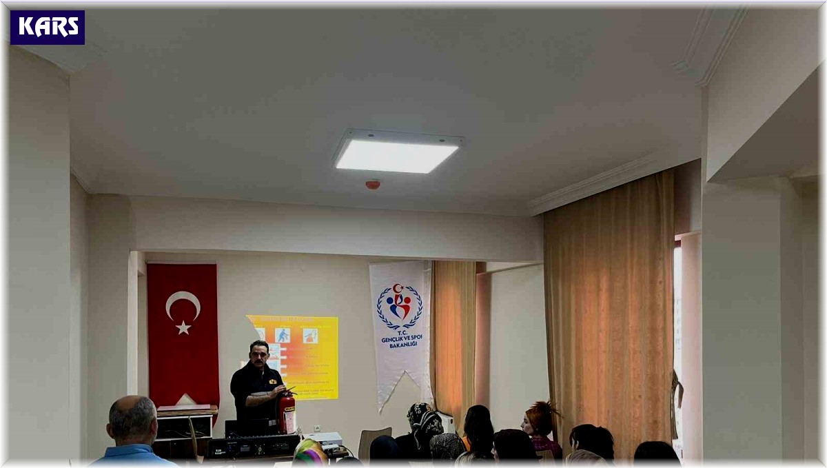 Kars'ta itfaiyeden yangın eğitimi ve tatbikatı