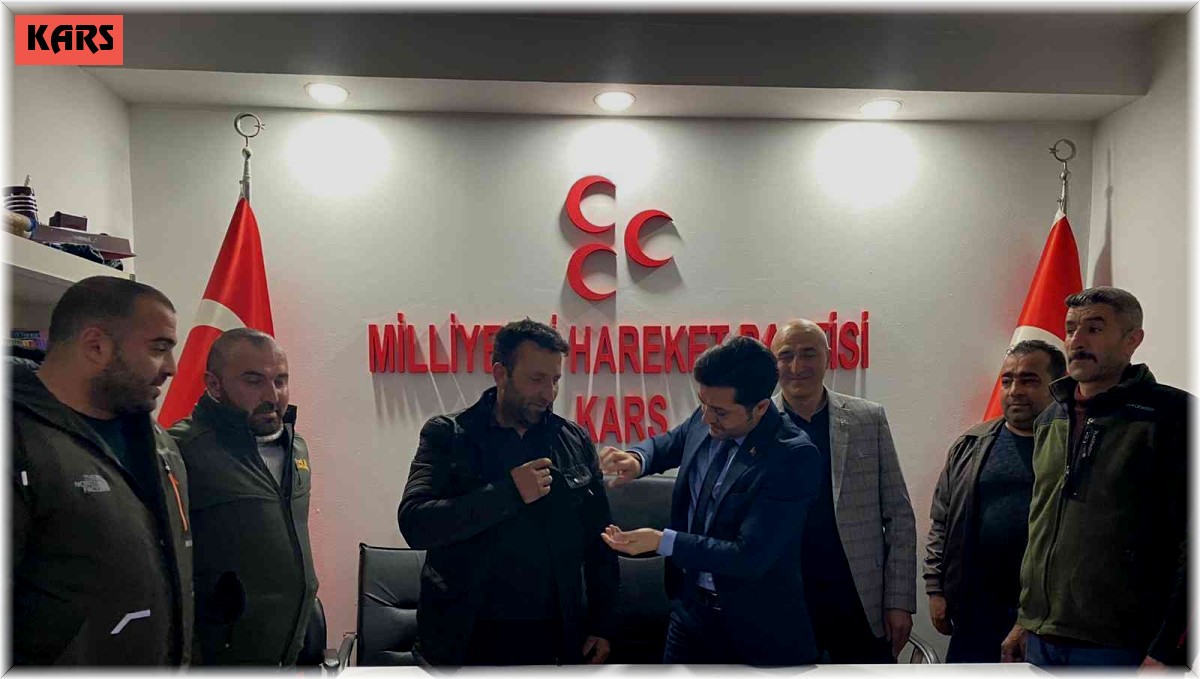 Kars'ta İYİ Parti'den istifa edenler MHP'ye katıldı