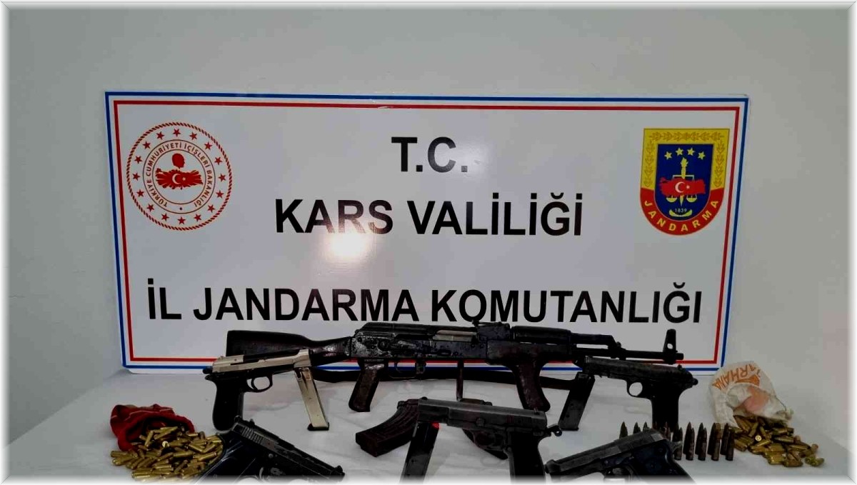 Kars'ta jandarmadan 'Şafak' operasyonu