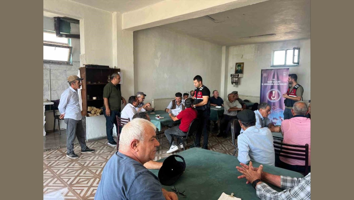 Kars'ta jandarmadan siber farkındalık eğitimi