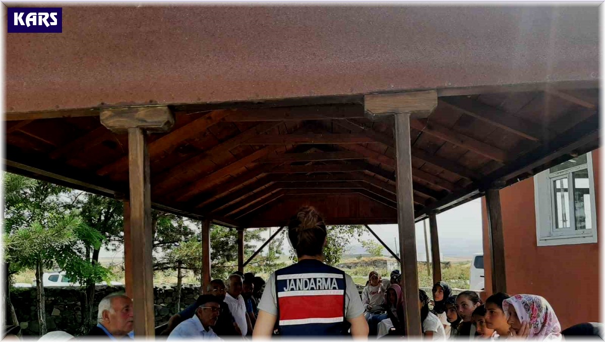 Kars'ta kadınlar şiddete karşı bilgilendirildi