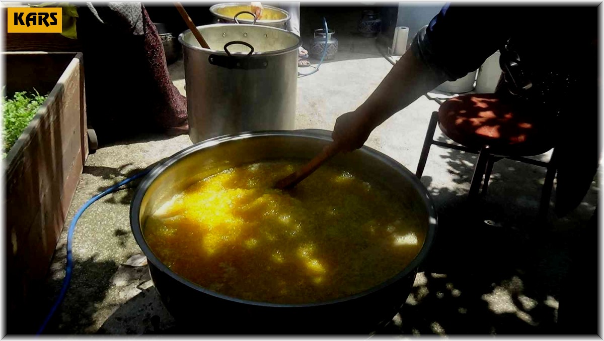 Kars'ta kadınların sarı yağ mesaisi başladı