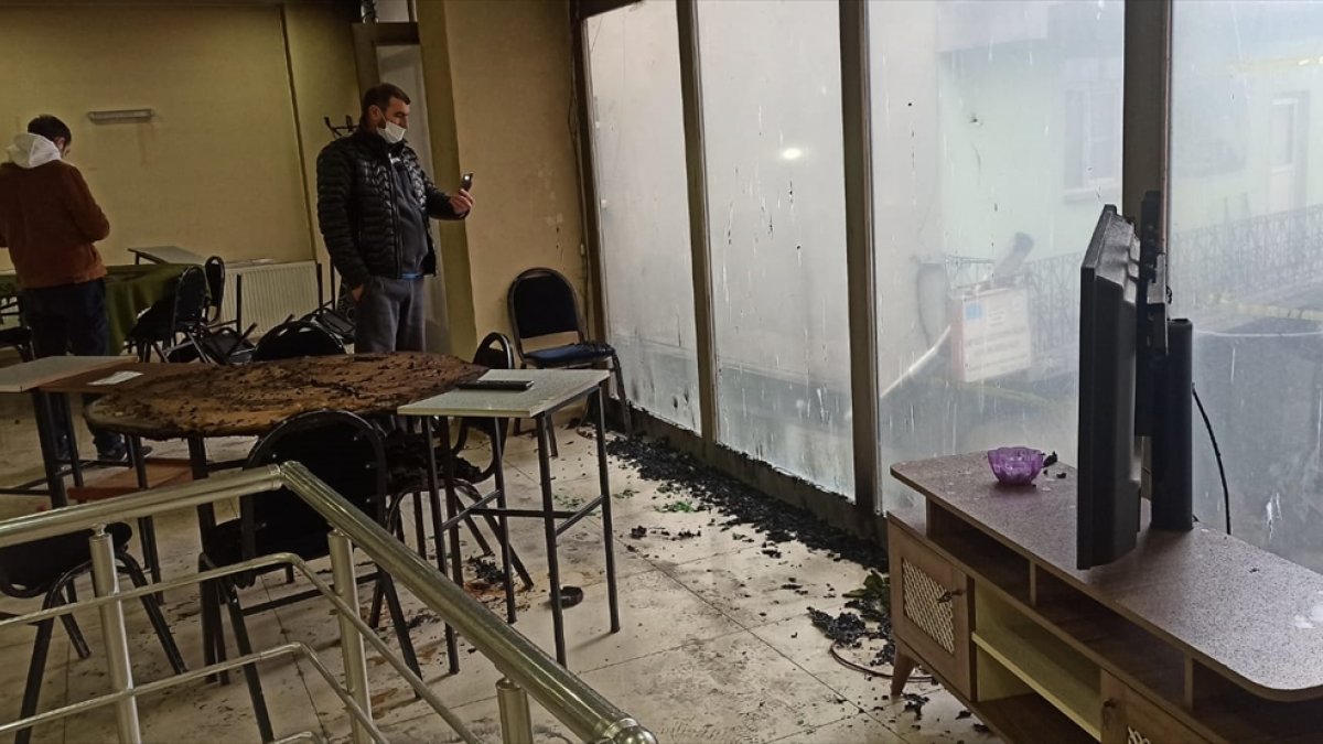 Kars'ta kahvehane kundaklandı