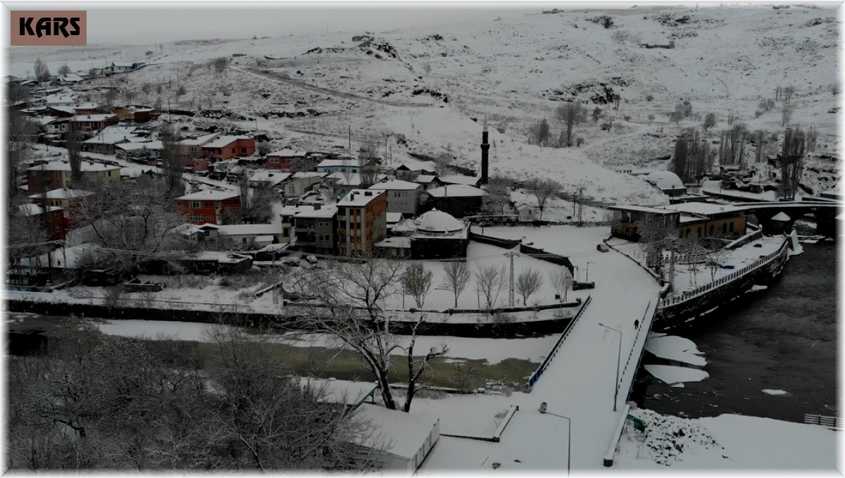 Kars'ta kar ve tipi 147 köy yolunu ulaşıma kapadı