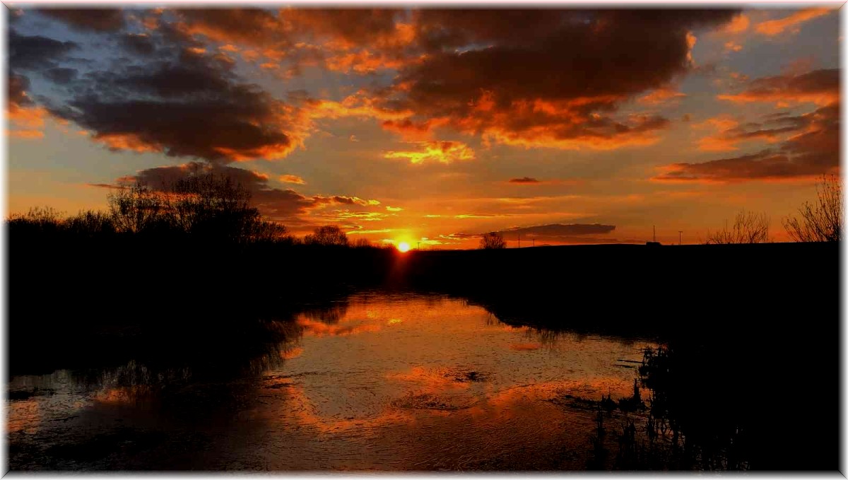 Kars'ta kartpostallık gün batımı