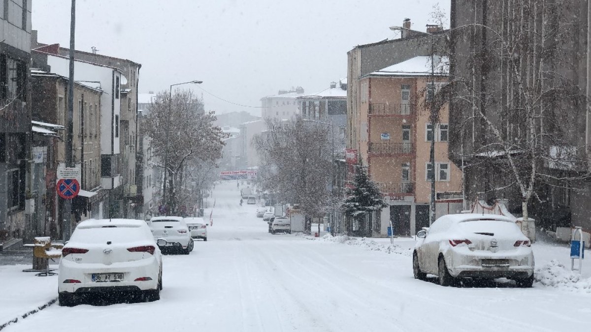 Kars'ta kış hüküm sürüyor