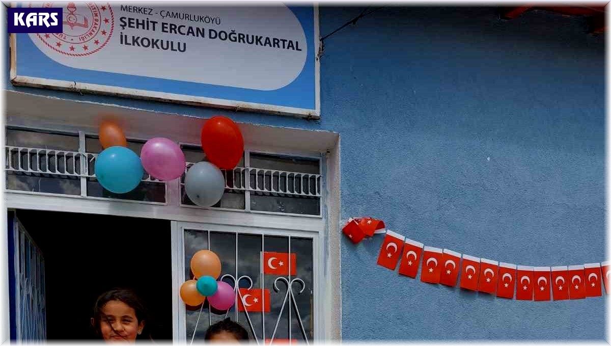 Kars'ta köy okulunda renkli 23 Nisan kutlaması