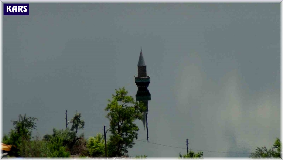 Kars'ta köy sular altında, minare dışarıda kaldı
