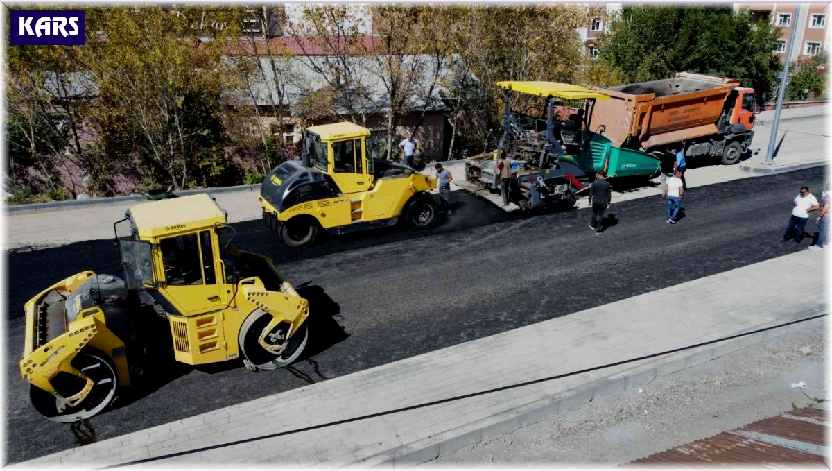 Kars'ta mahalleler asfalt yollara kavuştu