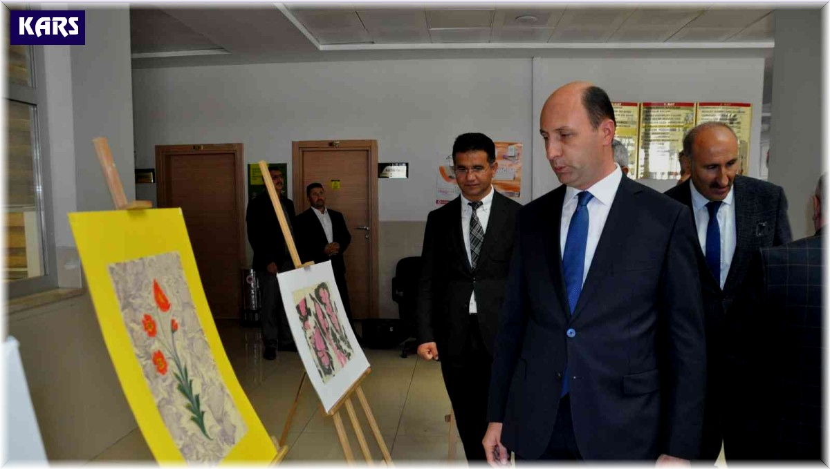 Kars'ta mahkumların el emeği eserleri sergilendi