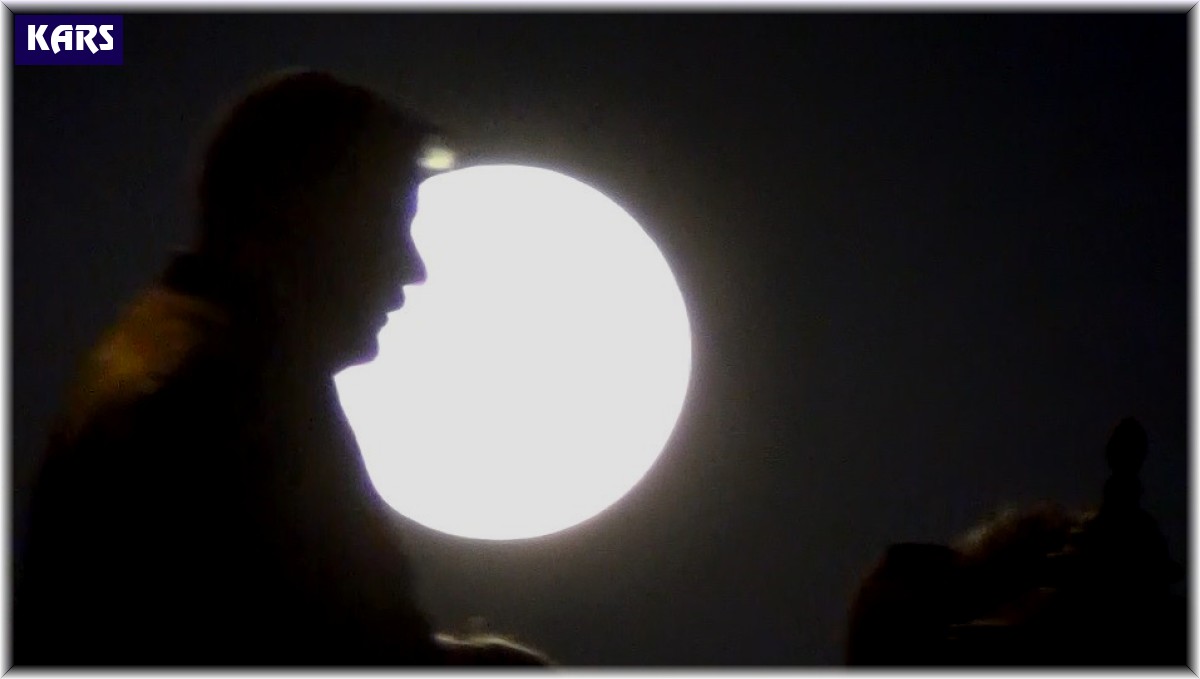 Kars'ta Mavi Dolunay mest etti