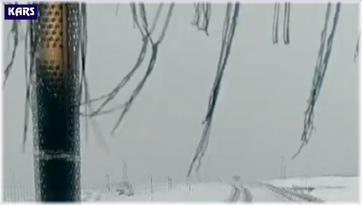 Kars'ta nisanda yağan kar şaşırttı