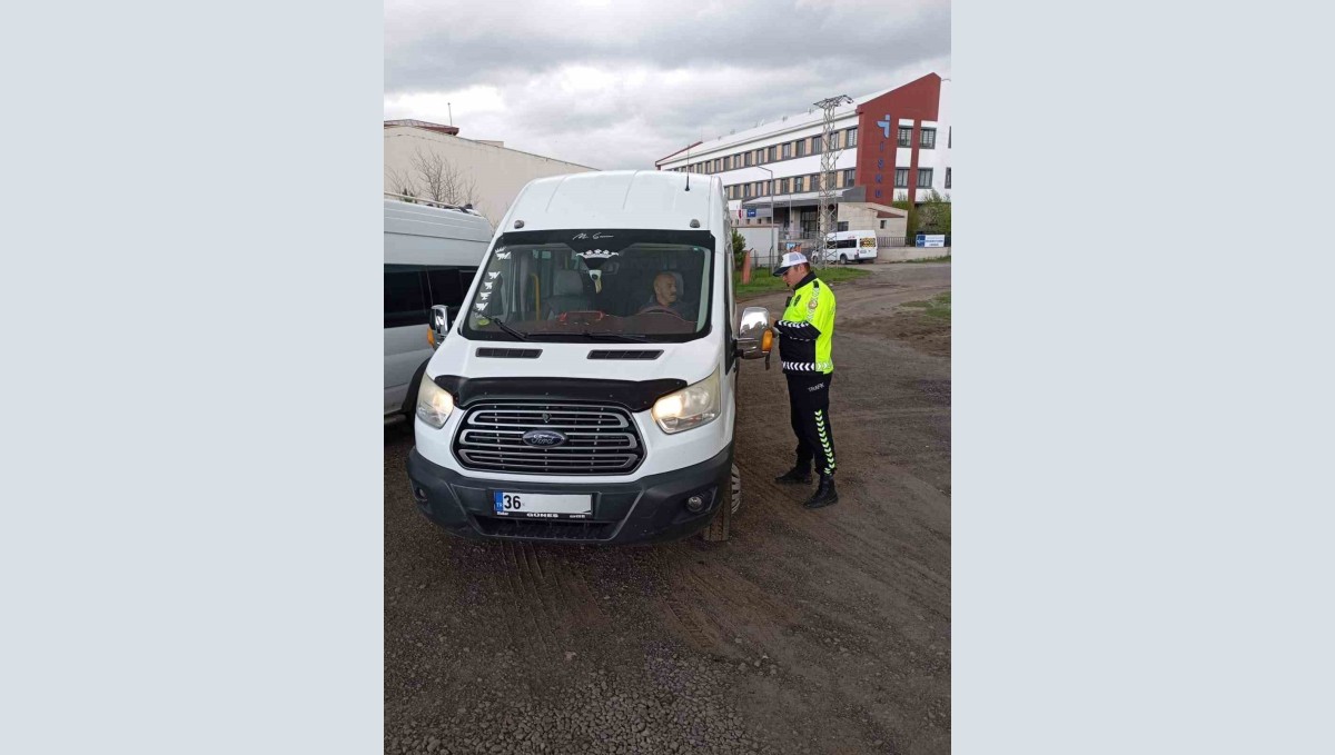 Kars'ta öğrenci servisleri denetleniyor