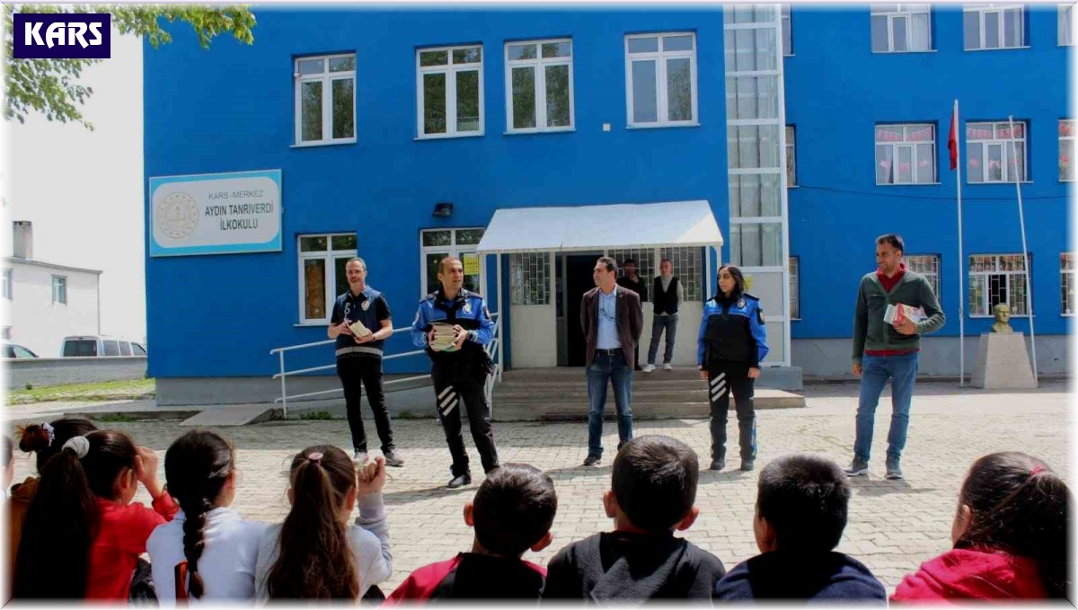 Kars'ta öğrencilere akran zorbalığı anlatıldı