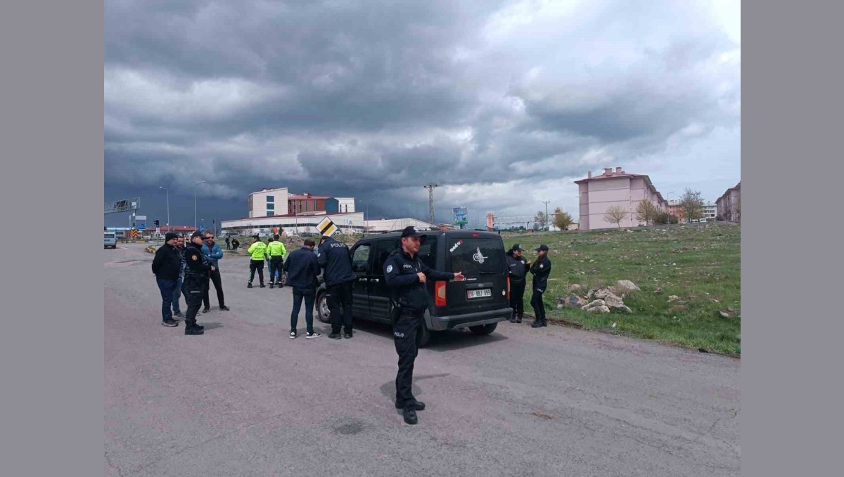 Kars'ta okul çevreleri polislere emanet