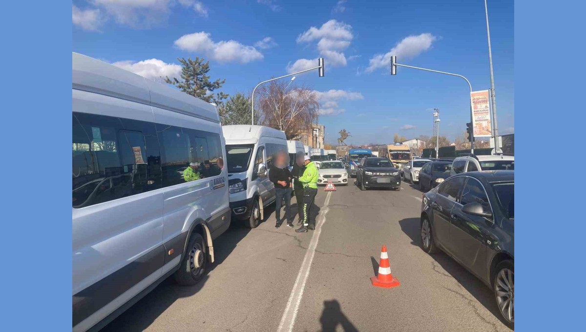 Kars'ta okul servislerine sıkı denetim: Öğrenci güvenliği öncelik