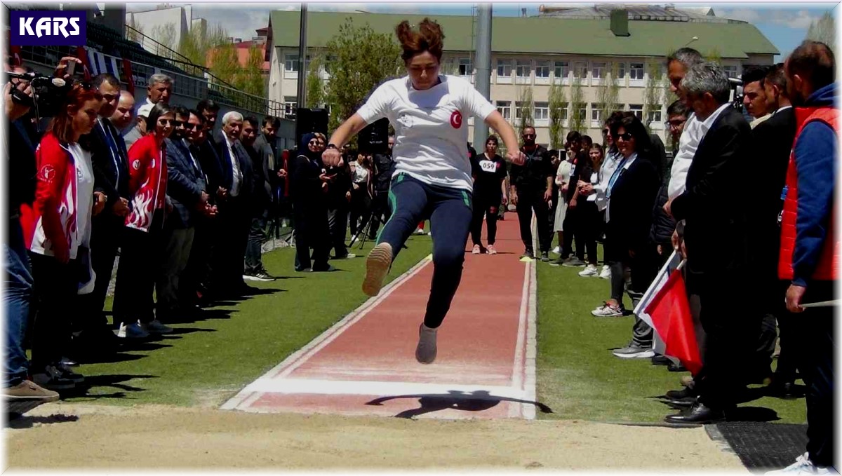 Kars'ta özel sporcuların şampiyonluk mücadelesi