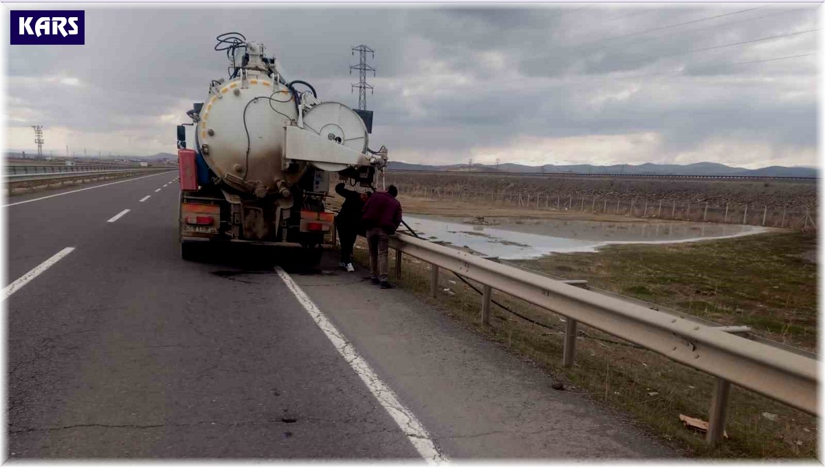 Kars'ta peynir altı suyundan oluşan gölet temizlendi
