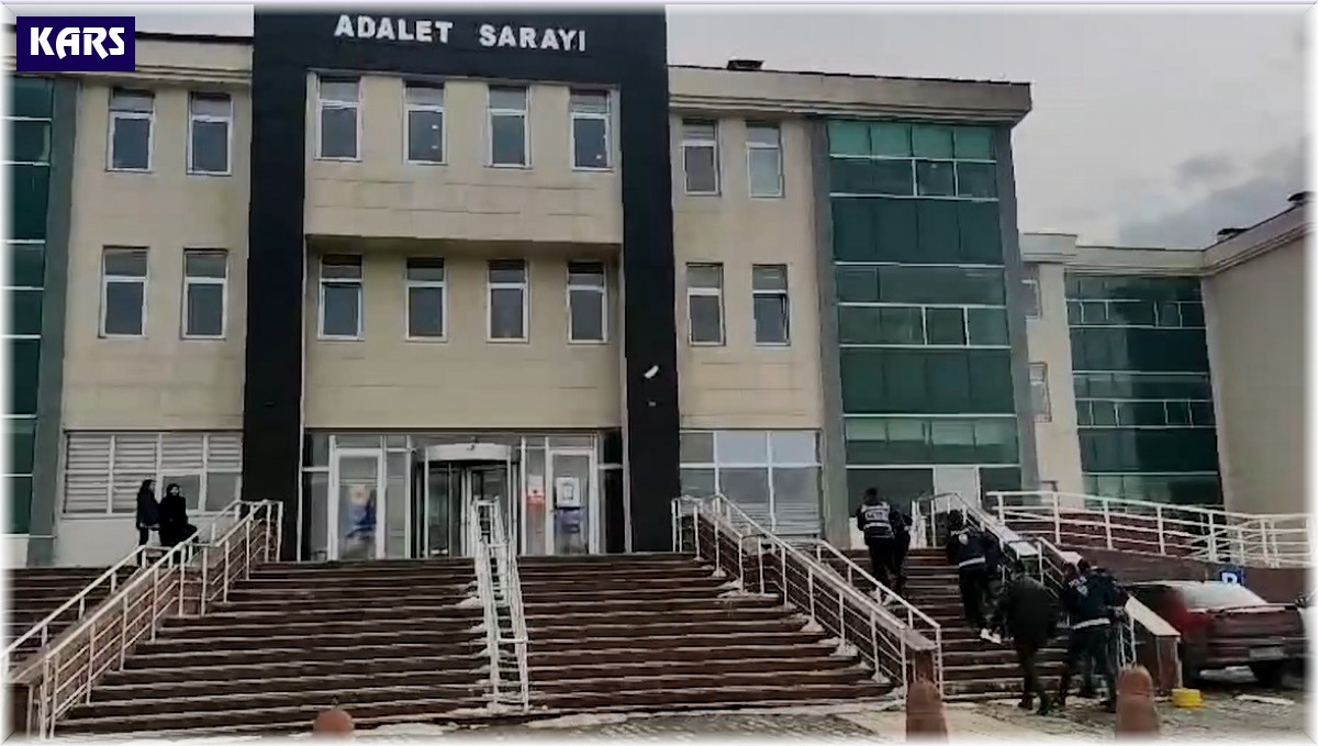 Kars'ta polis hırsız kovalamacası