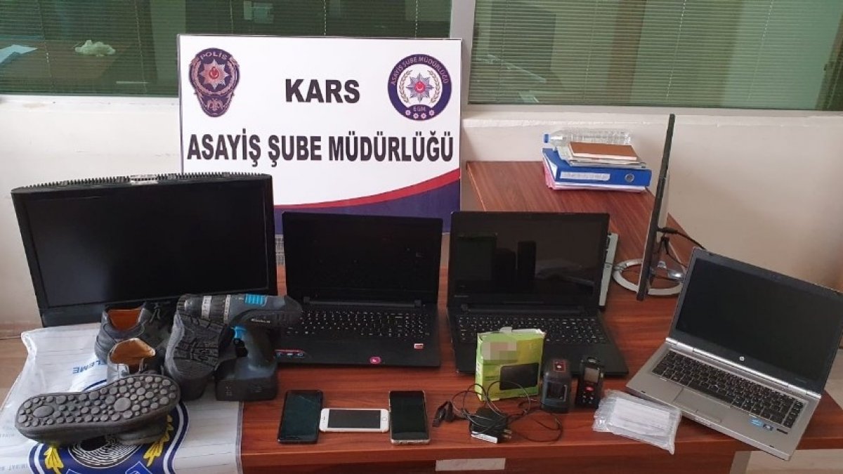 Kars'ta polis hırsızı ayak izinden yakaladı