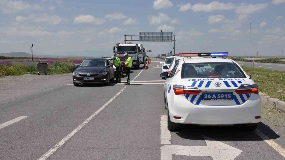 Kars'ta polisten droneli bayram uygulaması