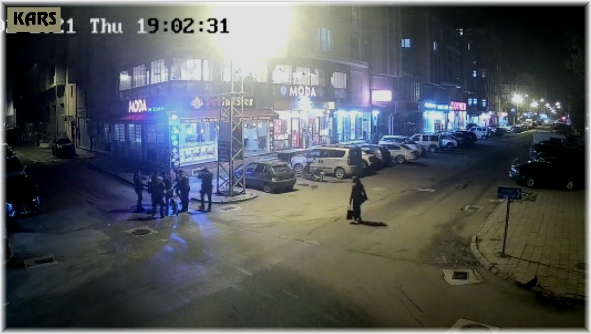 Kars'ta polisten yürekleri ısıtan davranış