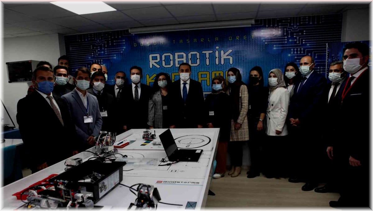 Kars'ta, "Robotik Beyinler" laboratuvarının açılışı yapıldı