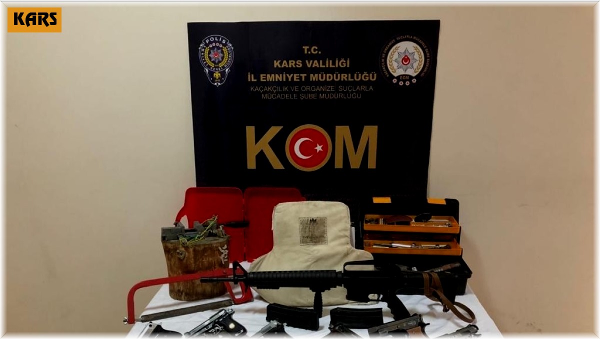 Kars'ta ruhsatsız silah ele geçirildi