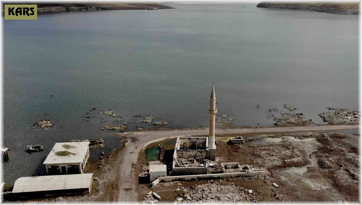 Kars'ta sel suları Boğazköy camisinin minaresi yıktı