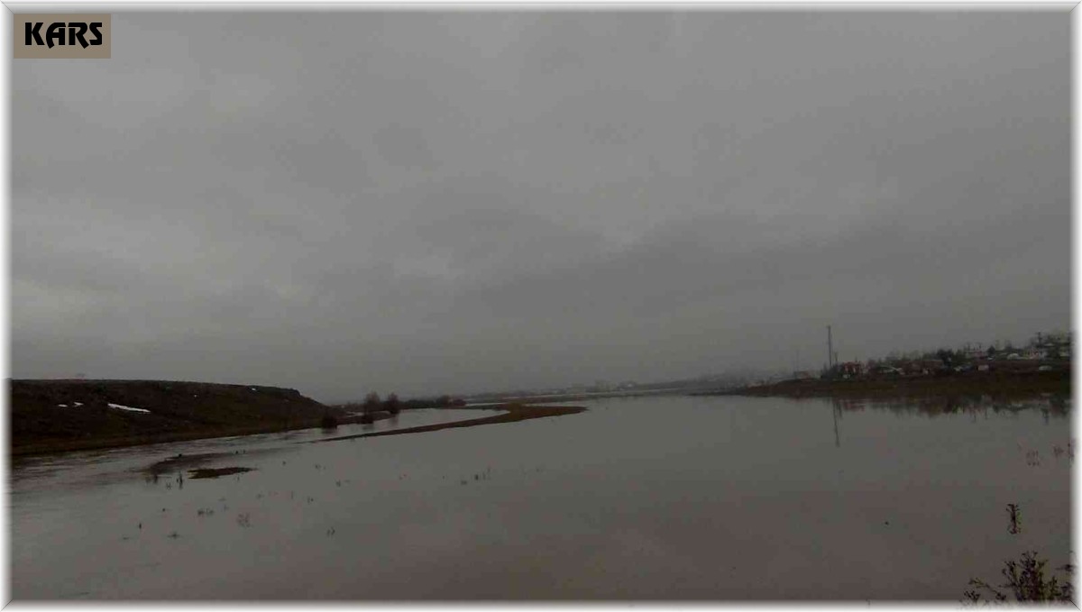 Kars'ta sel tehlikesi devam ediyor