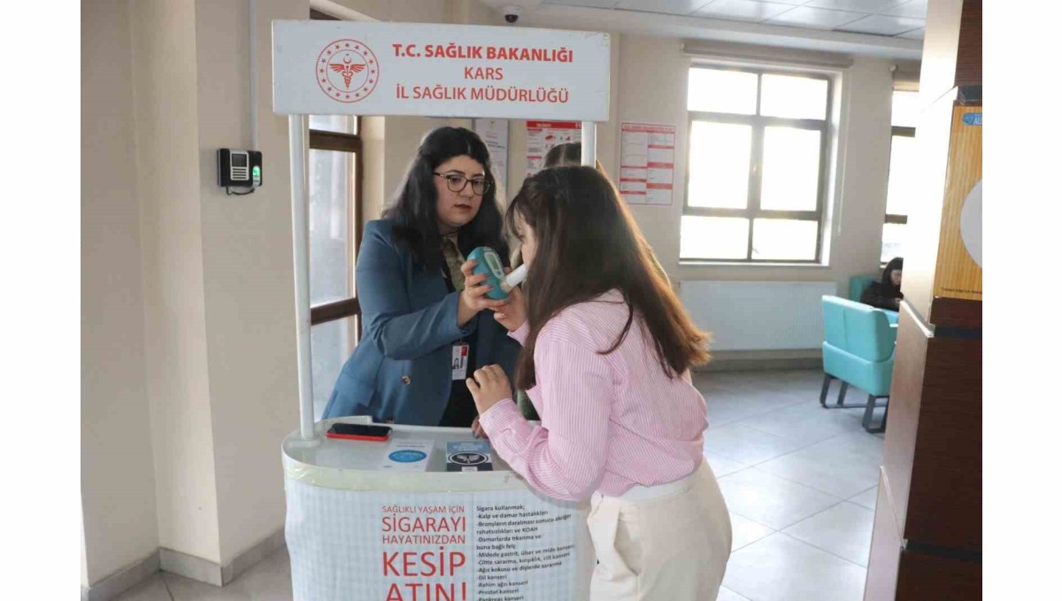 Kars'ta sigarayı bırakma günü etkinliği