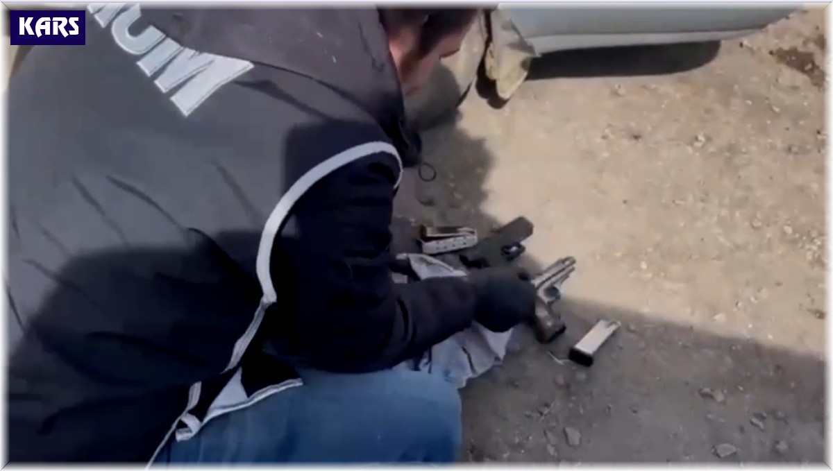 Kars'ta silah tüccarları yakayı ele verdi