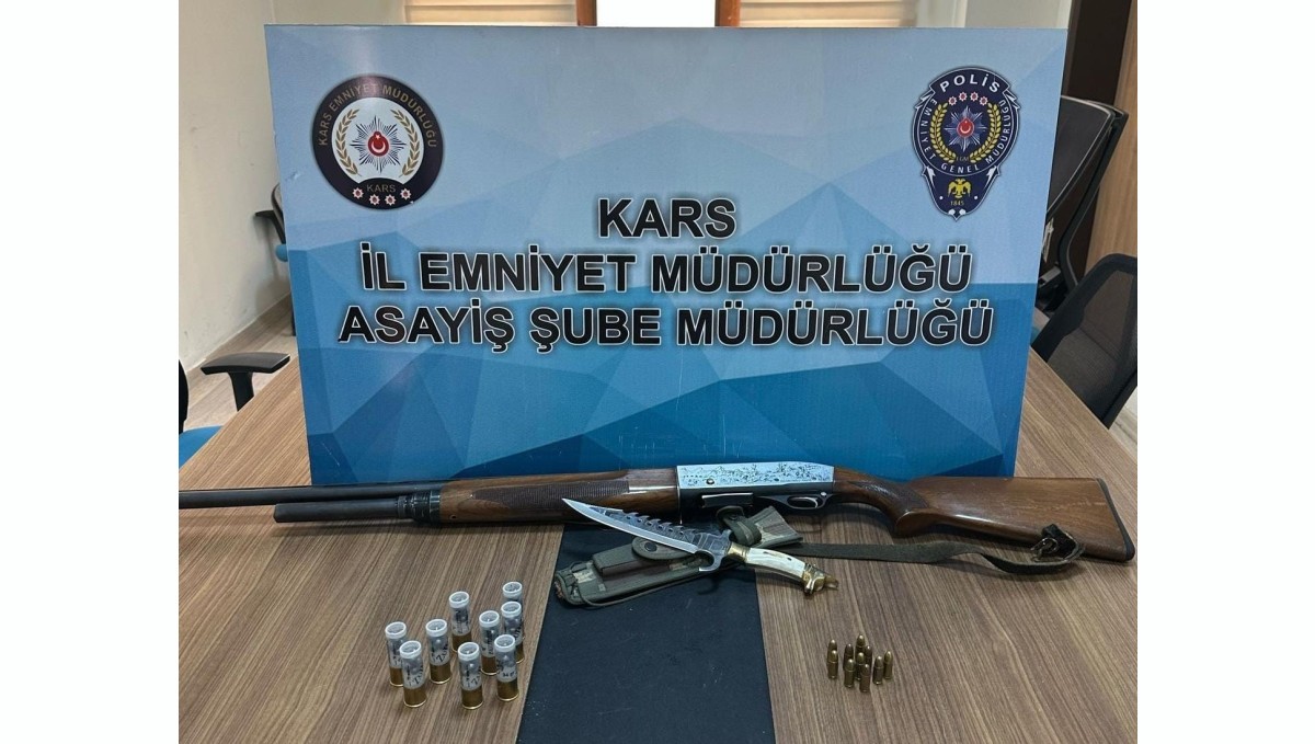Kars'ta silah, tüfek ve mühimmat ele geçirildi