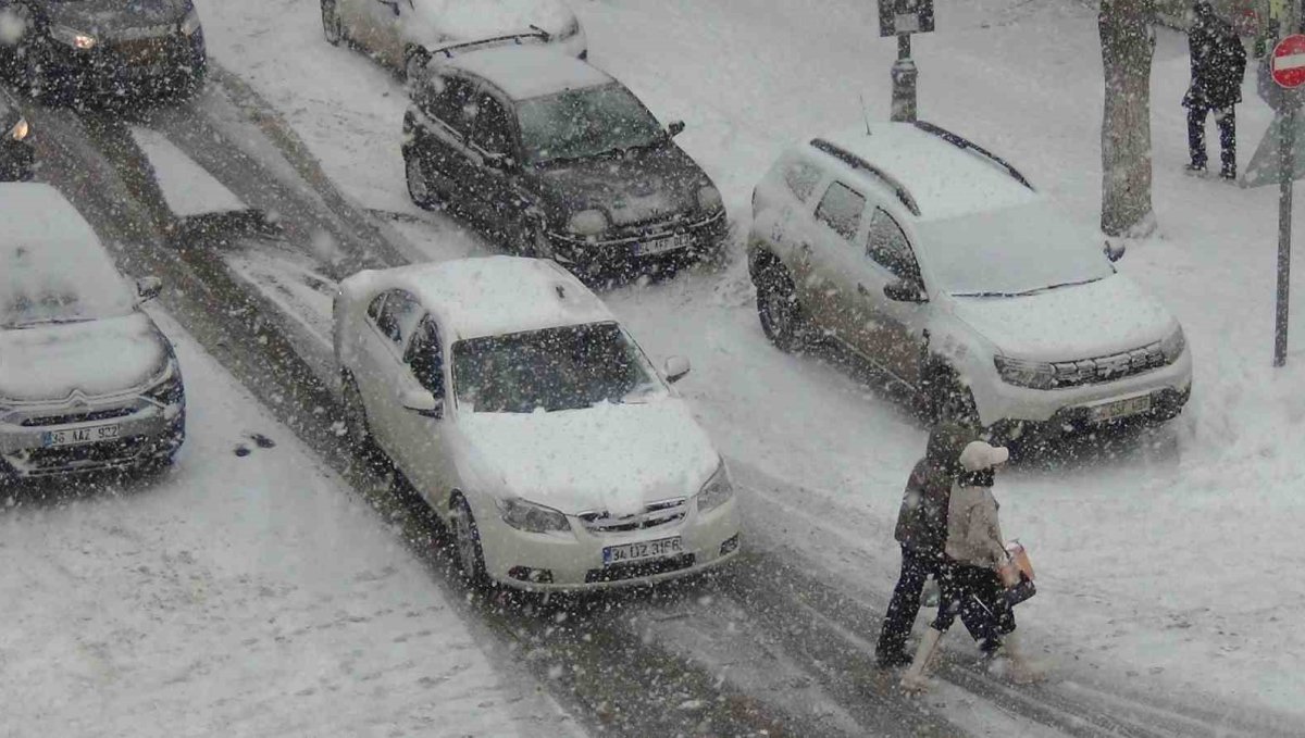 Kars'ta son 15 yılın en yoğun kışı yaşanıyor