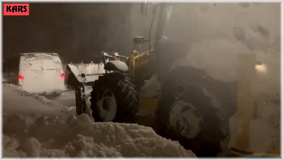 Kars'ta tipi nedeniyle onlarca araç mahsur kaldı