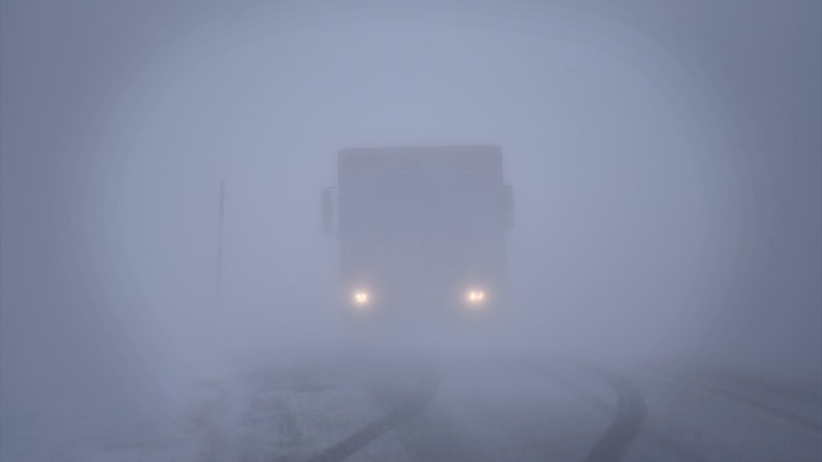 Kars'ta tipi ulaşımda aksamalara yol açtı