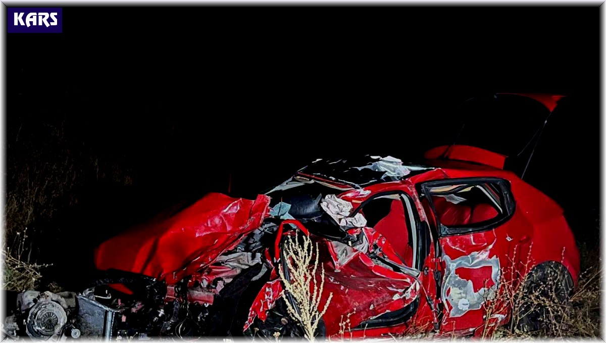 Kars'ta tırla otomobil çarpıştı: 4 ölü