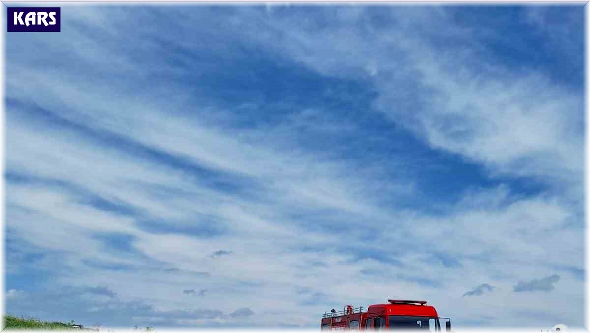 Kars'ta trafik kazası 1'i ağır 2 yaralı