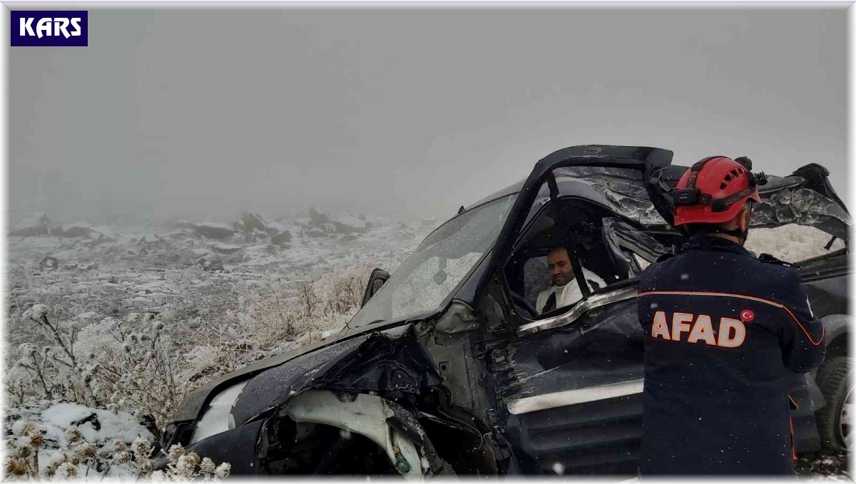 Kars'ta trafik kazası: 3 yaralı