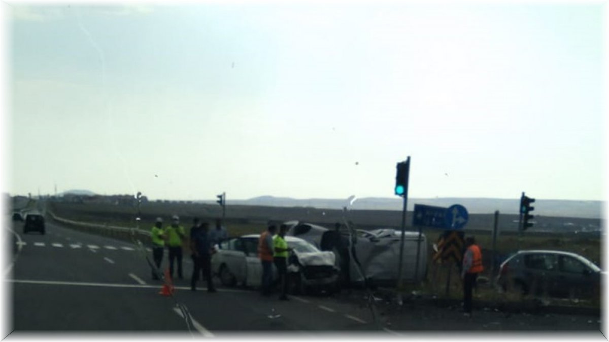 Kars'ta trafik kazası: 3 yaralı